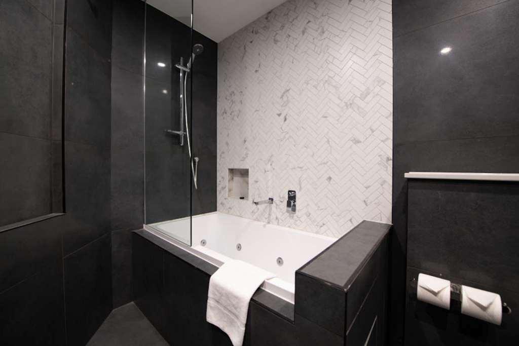 Holiday Inn & Suites - Parramatta Marsden Street, An Ihg Hotel Sydney Room photo